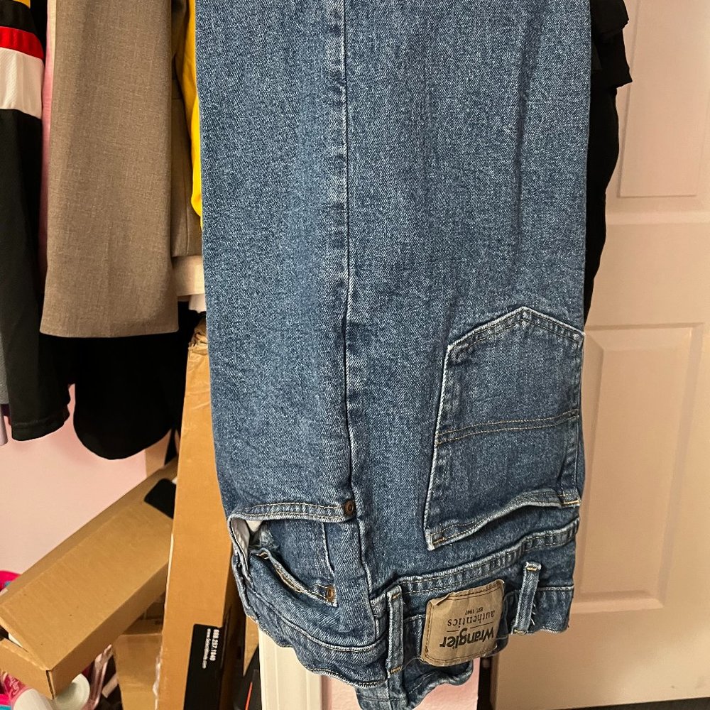 Men's Wrangler Blue Jeans